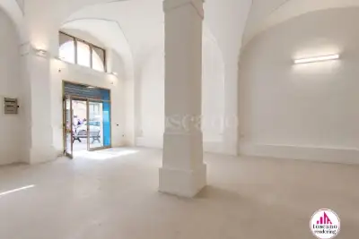 Negozio in vendita, Via Osanna, Brindisi