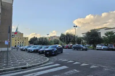 Negozio in vendita, Piazza della Libertà, Latina