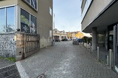 Laboratorio in vendita, Via Lago di Nemi, Milano