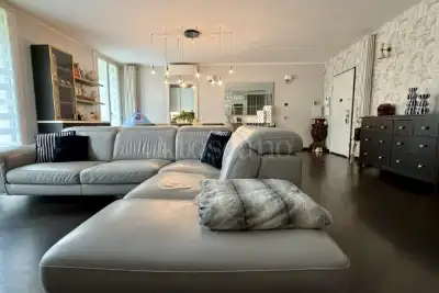 Villino a Schiera in vendita, Via Giuseppe de Finetti, Milano