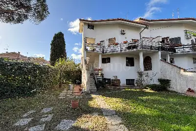 Casa in vendita, via Lisippo, Roma