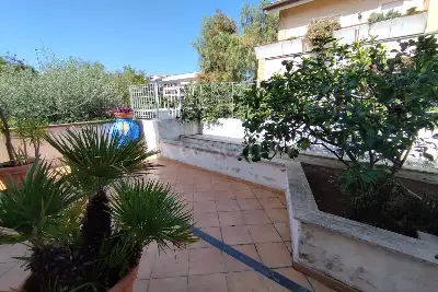 Villino a Schiera in vendita, Via Fanano, Roma