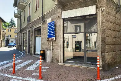 Negozio in vendita, Via Antonietta Castagna, Viggiù