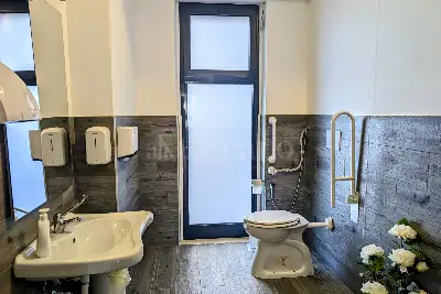 Negozio in vendita, Viale Hugo Pratt, Roma