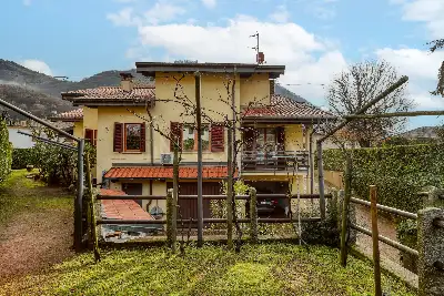 Villa in vendita, Via Luigi Pirandello, Besano