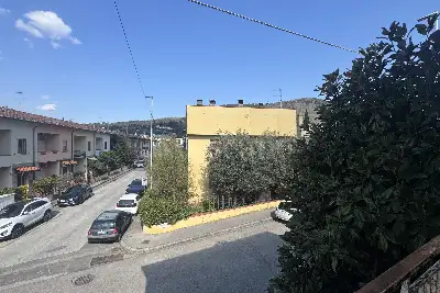 Villino a Schiera in vendita, Via Edmondo de Amicis, Prato