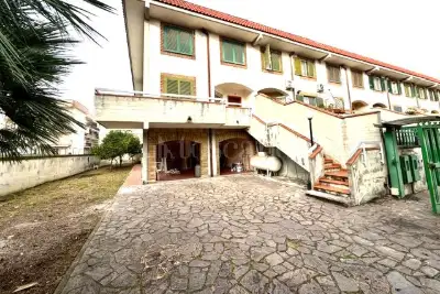Villino a Schiera in vendita, Via Della Resistenza, Scafati