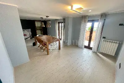 Attico in vendita, Via Giuseppe Saragat, Pomezia