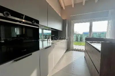 Villa in vendita, Via Montebello, Lonato del Garda