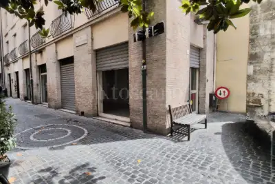 Negozio in affitto, Via Federico Fratini, Terni