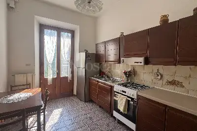 Villino a Schiera in vendita, Via Edmondo de Amicis, Prato