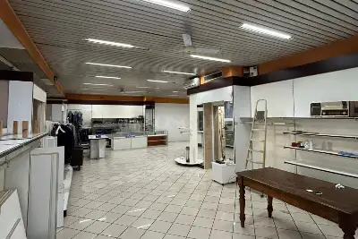 Negozio in vendita, Viale Caduti del Lavoro, Brescia