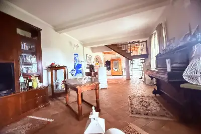 Casale in vendita, Via Cantone, Agliana