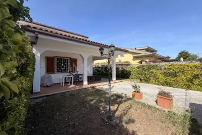 Villa Plurifamiliare in vendita, Via Adige 22, Ardea, Ardea