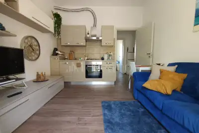 Casa in vendita, Via G. Garibaldi, Casalecchio di Reno