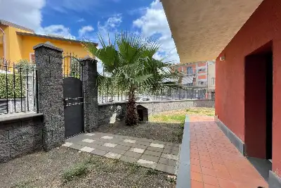 Villino a Schiera in vendita, Via Currolo, Catania