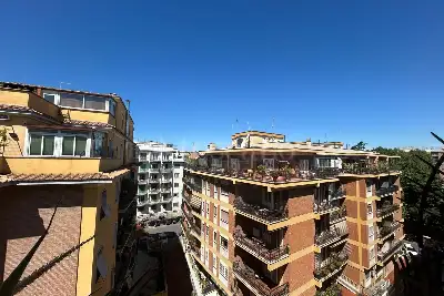 Casa in vendita, Lungotevere degli Inventori, Roma