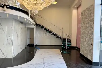 Negozio in affitto, Piazza Cola di Rienzo, Roma