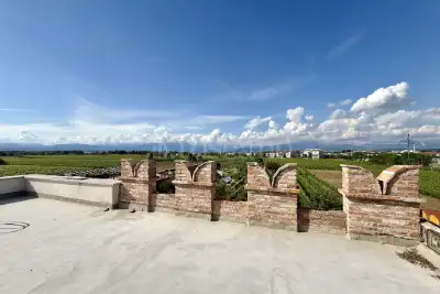 Villa in vendita, Località Lizzara Vecchia, Peschiera del Garda