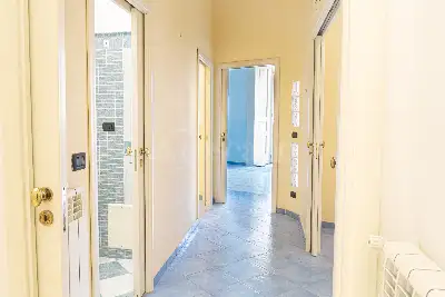 Casa in vendita, Via Maddaloni, Napoli