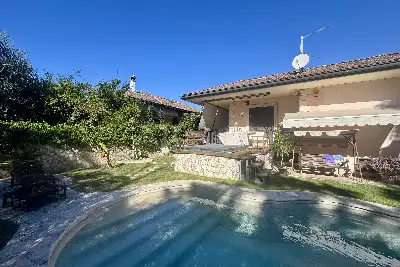 Villa in vendita, Via Torcegno, Roma