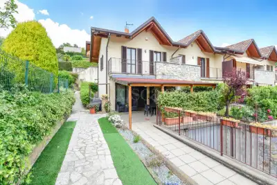 Villino a Schiera in vendita, Via Fontanella, Longone al Segrino