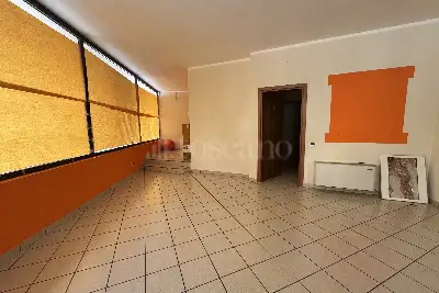 Negozio in vendita, Via Giuseppe Sirtori, Lecco