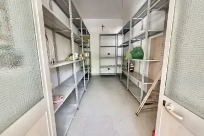 Negozio in vendita, Via Martiri d'Ungheria, Scafati