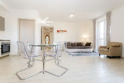 Casa in vendita, Via Carlo Farini, Milano