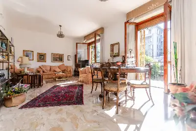 Casa in vendita, Via Lario, Milano
