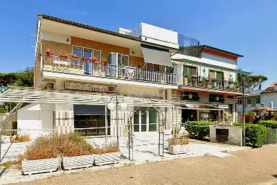 Negozio in vendita, Viale Castellammare , Fiumicino