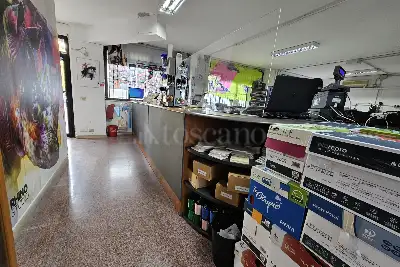 Negozio in vendita, Latina V.le Le Corbusier 175, Latina