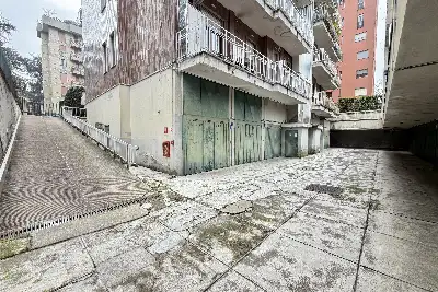 Box in vendita, Via dei Benedettini, Milano