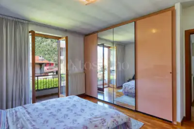 Villa in vendita, Via Marconi, Lavena Ponte Tresa