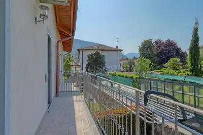 Villa Bifamiliare in vendita, Viale Ernesto Thomas, Brusimpiano