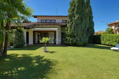 Villa in vendita, Via Marconi, Lavena Ponte Tresa