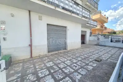 Negozio in vendita, Via Ugo Rellini, Roma