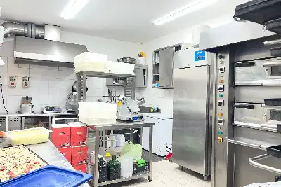 Attività Commerciale in vendita, Via Tuscolana, Roma