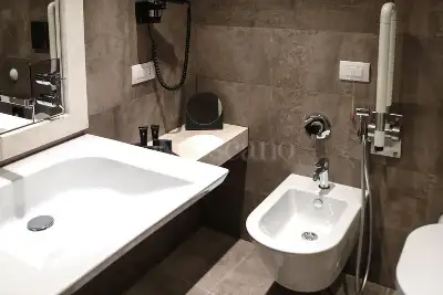 Albergo in vendita, Via Oristano, Cagliari