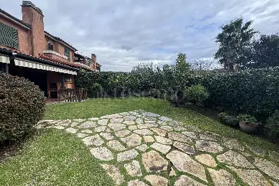 Villa in vendita, Via Ermanno Wolf Ferrari, Roma