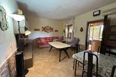 Villino a Schiera in vendita, Viale delle Mimose, Sellia Marina