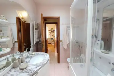 Casa in vendita, Via Piero Foscari, Roma