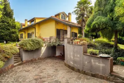 Villa in vendita, Via F. Montesi, Dairago