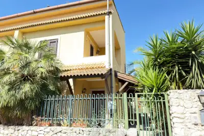 Villa in vendita, Via Sciacca, Siracusa
