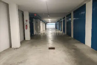 Magazzino in vendita, Via Raffaele Paparella, Roma