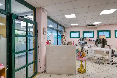 Negozio in vendita, Via Statale, Marchirolo