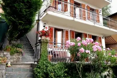 Casa Indipendente in vendita, Via Schignano, Argegno