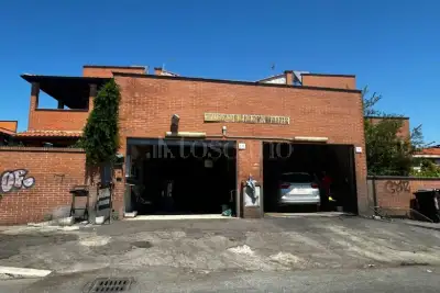 Negozio in vendita, Via Oscar Ghiglia, Roma