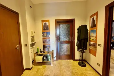 Casa in vendita, Via Rodi, Brescia