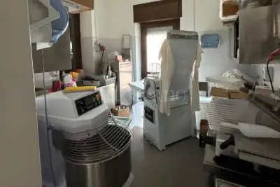 Negozio in affitto, Via Francesco Crispi, Avezzano
